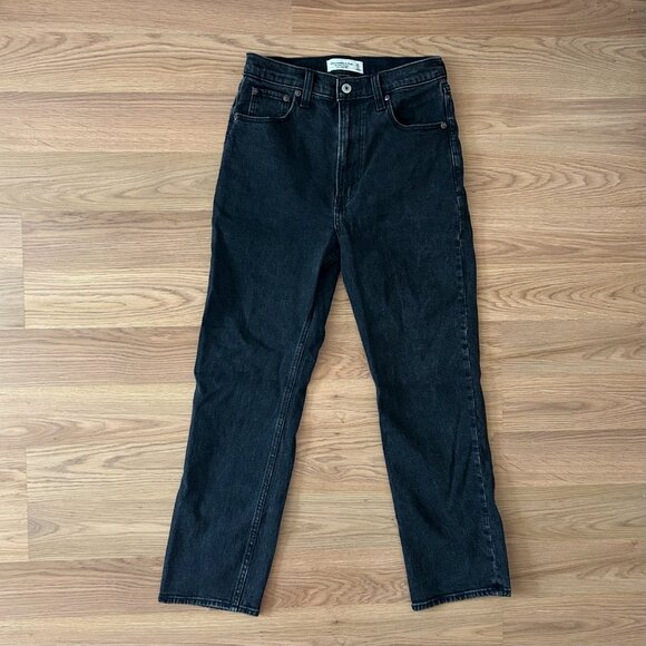 Abercrombie & Fitch Ultra High Rise Ankle Straight Jeans in Washed Black Size 2 - Picture 3 of 13